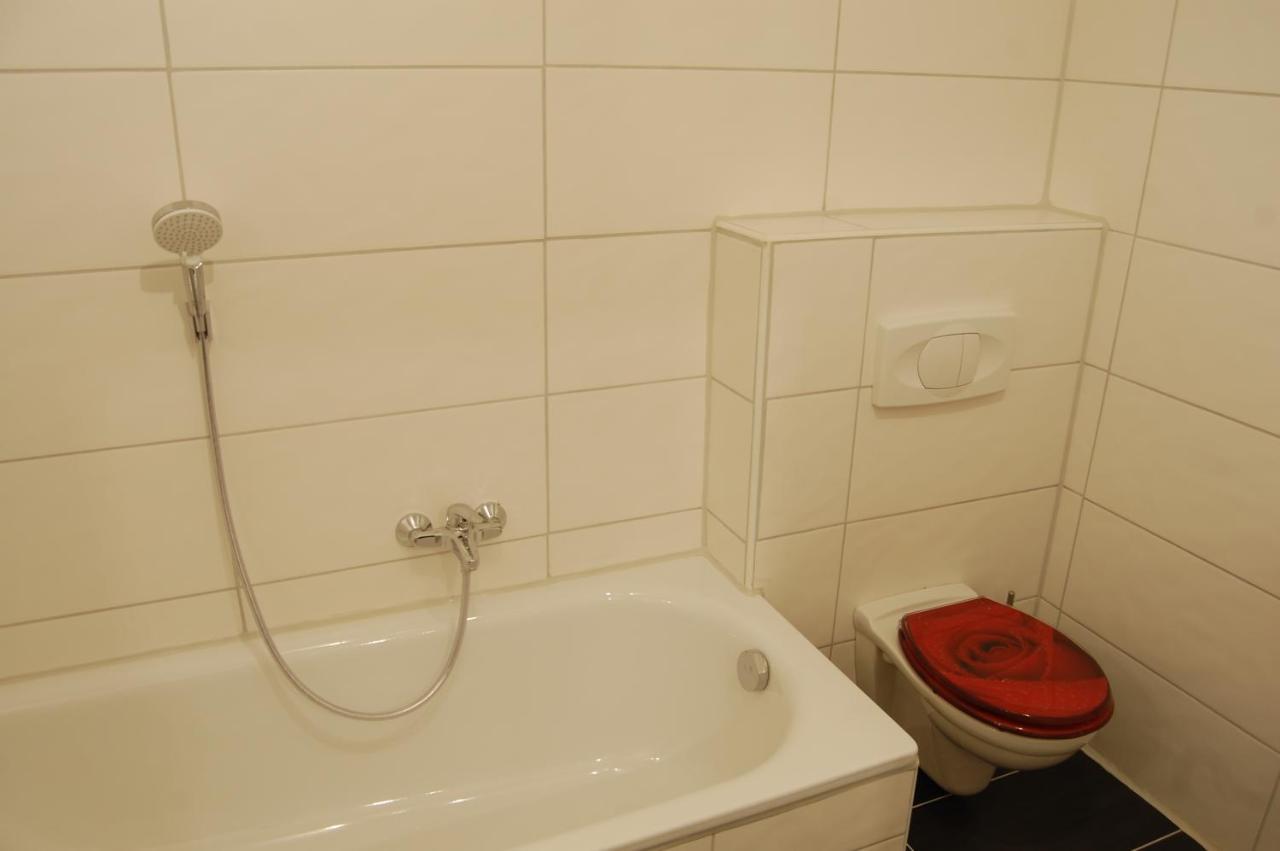 Wohnung Mit Kamin Terrasse Und Grill In Der Naehe Von Nuernberg Burgthann Buitenkant foto